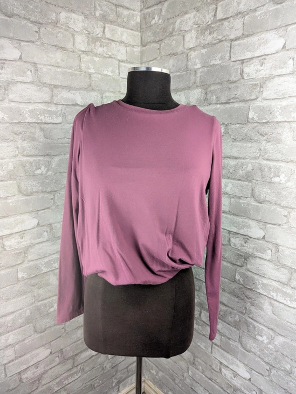 Nama Yoga Long Sleeve Organic Cotton Top in Purple Size Medium Like New